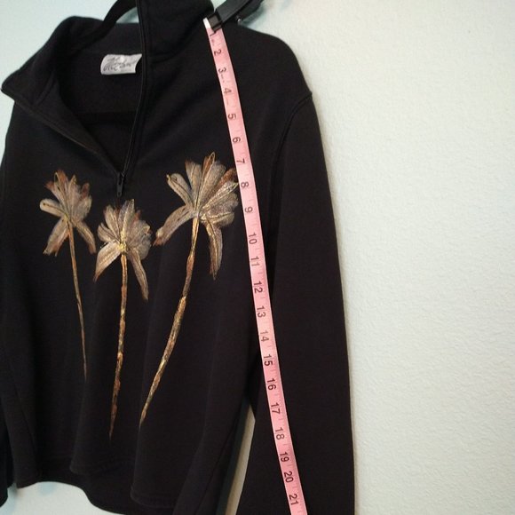 Woman's Black/Gold Floral Victoria 1/4 Zip Pull-Over - Picture 6 of 9